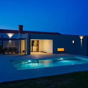 Lia With Pool - Luxury In Vintijan, Near And Medulin , Pula Kroatien